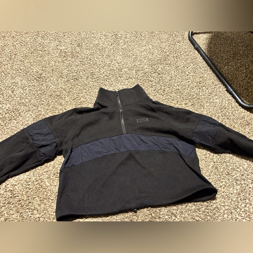 Victoria’s Secret pink cropped half zip pull over